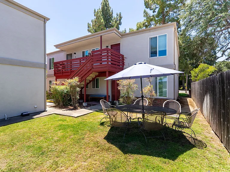 1100 Leff Street — Photo 29