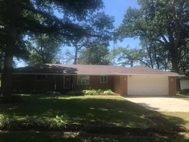 1st image of 5 Elmwood Dr