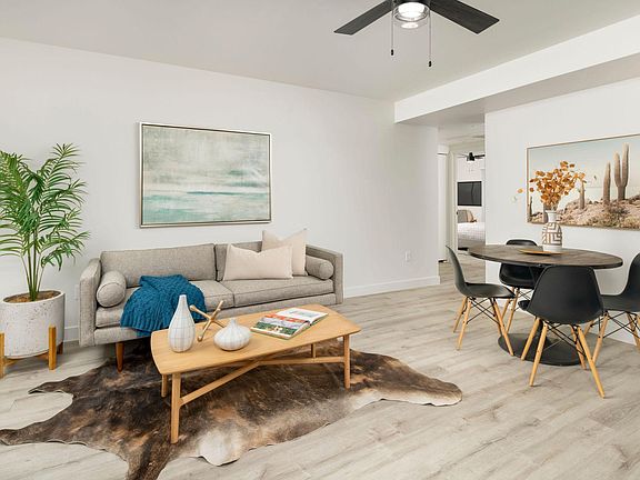 2 Bed / 2 Bath 904 sqft