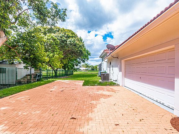5th image of 8082 SW 173rd Terrace