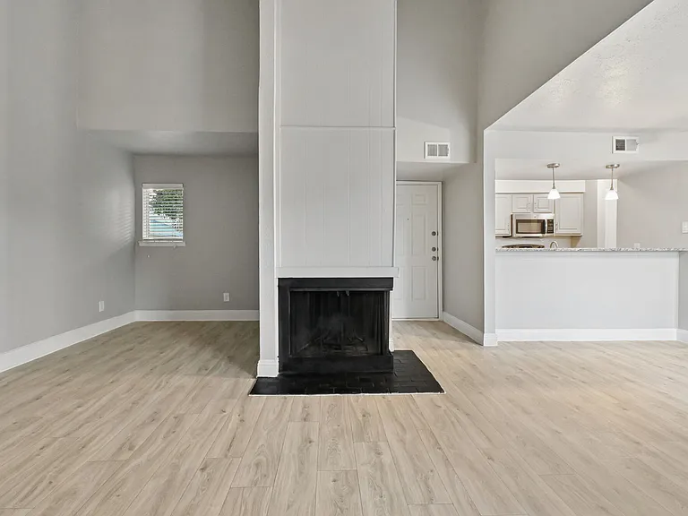 Avondale Parc @ Bellmar — Photo 37