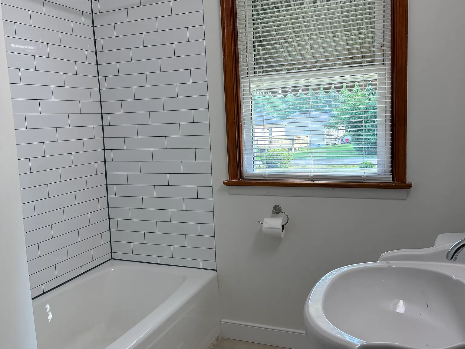 3 bed, 1152 sqft, $2,000 — Photo 4
