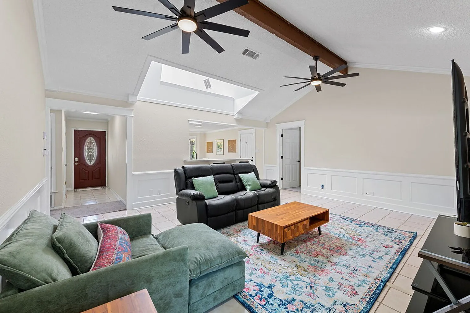 3 bed, 2.0 bath, $7,498 — Photo 3