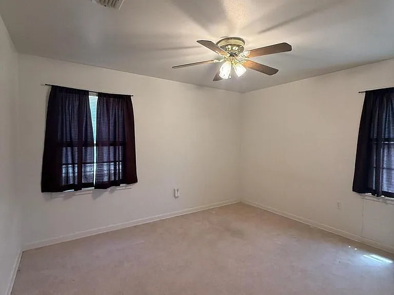 107 Avenue G — Photo 22