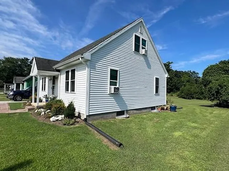 6166 Kirby Rd — Photo 2