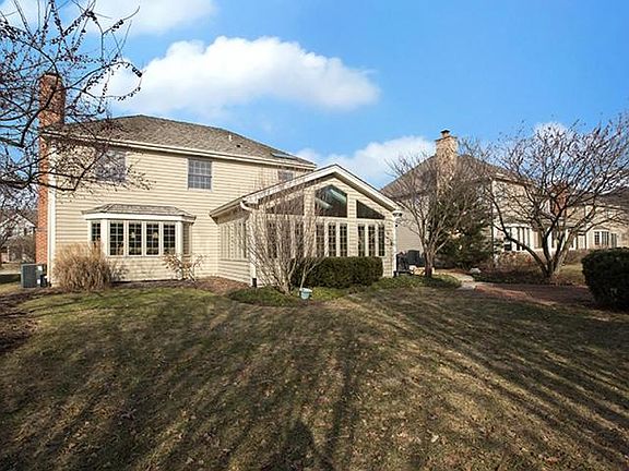2nd image of 26W041 Deerpoint Dr