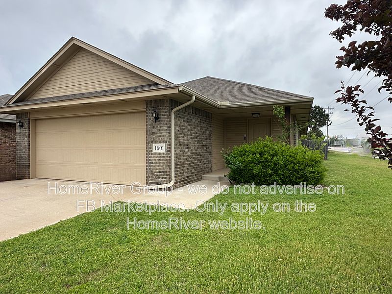 1st image of 1601 Everglade Ct