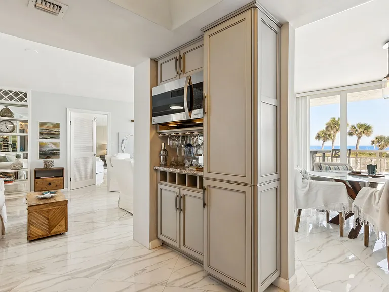 1601 Ocean Dr S #110 — Photo 17