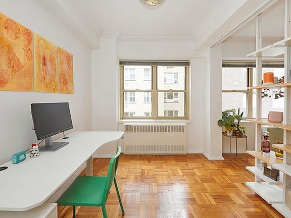 4th image of 415 E 52nd St APT 9AB
