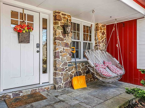 2nd image of 26 Middlemost Way