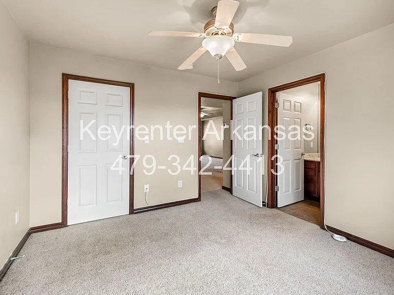 1270 N Trinity Dr — Photo 15