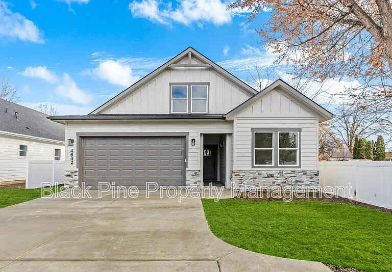4642 N Maple Grove Rd — Photo 1