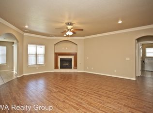 6303 S 38th St, Rogers, AR 72758