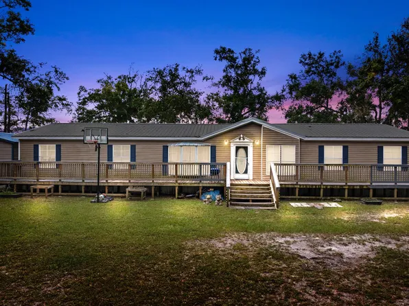 605 Governor Ave NE, Branford, FL 32008