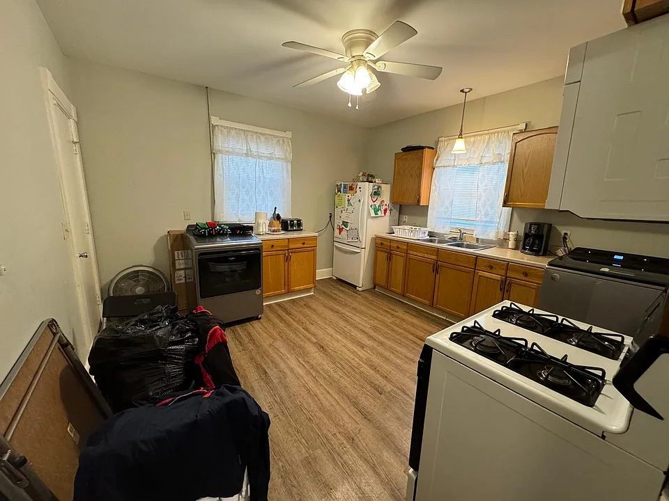 1521 6th Ave #2
