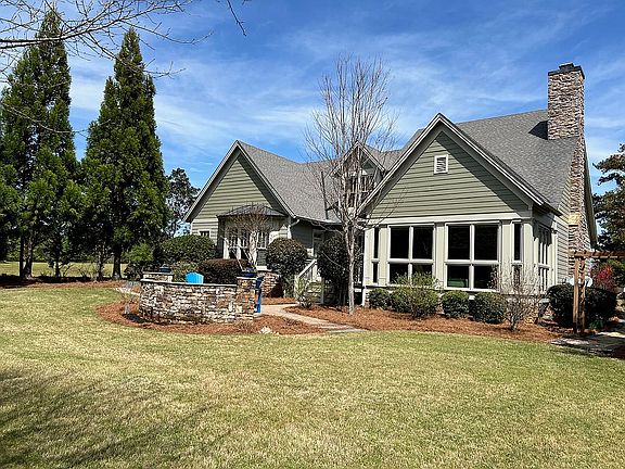 4th image of 1032 Mountain View Way