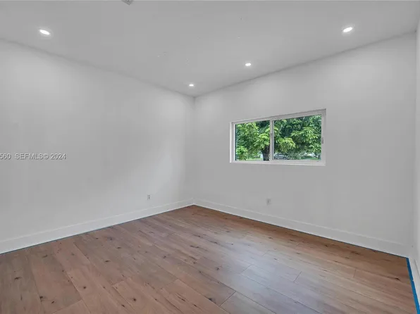 21060 NE 18th Ct, Miami, FL 33179