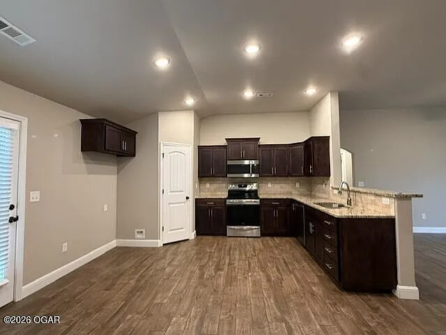 3 bed, 2.0 bath, 1441 sqft, $1,650 — Photo 3