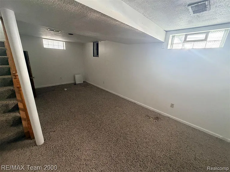 3418 Harding St — Photo 6