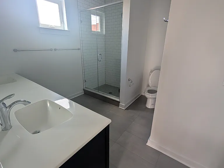 950 Shackamaxon St — Photo 12