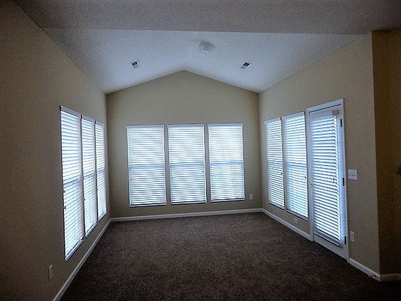 5th image of 5 Blackhaw Ct