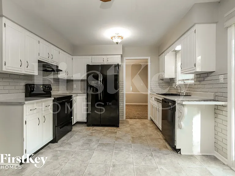 8341 Rodney Dr — Photo 5
