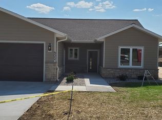 402 Louis Ln, Baraboo, WI 53913