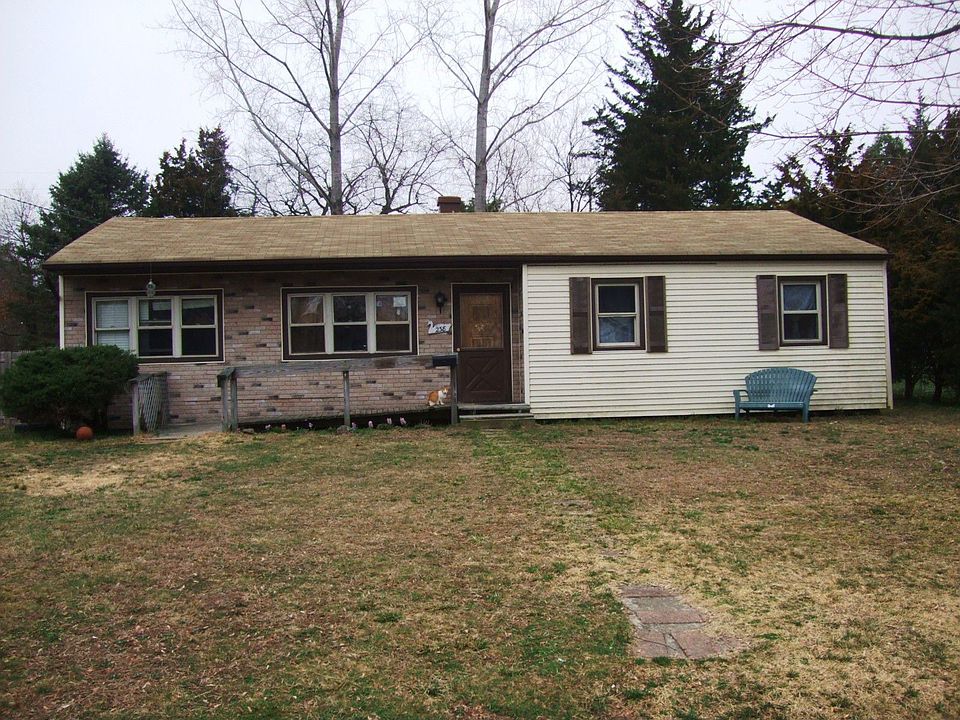 2nd image of 238 Keller St