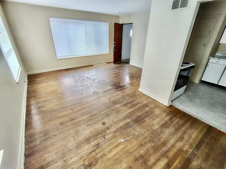 4278 Catalpa Dr #4 — Photo 4