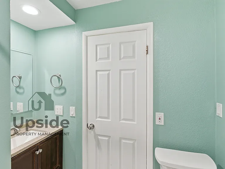 8719 E Valleyway Ave — Photo 24