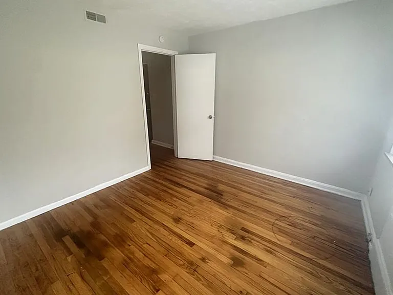 596 Lowell Ave — Photo 35