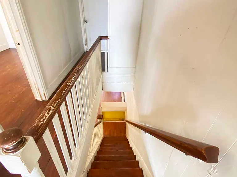 534 E Indiana Ave — Photo 11