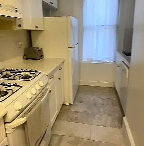 231 Lexington Ave #3B — Photo 10