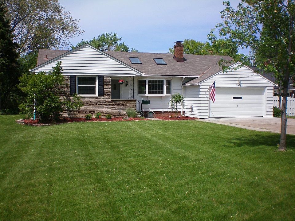 1st image of 21494 Hilliard Blvd