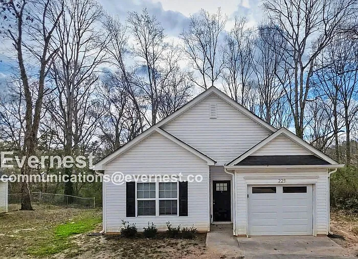 225 Tanner St — Photo 2