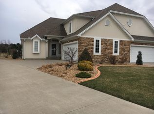 2612 Villa Ct, Marshall, MO 65340