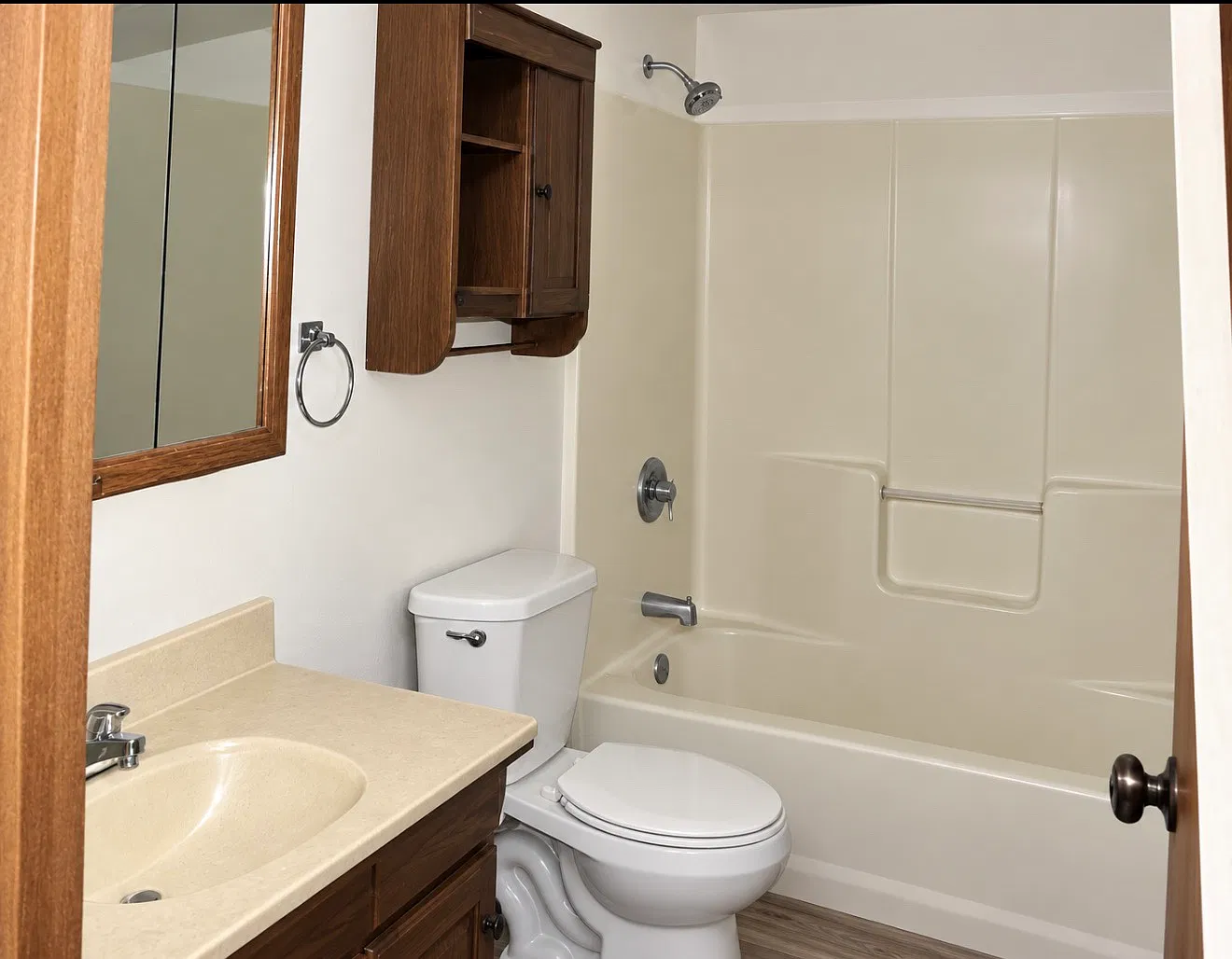 3 bed, 1100 sqft, $1,195 — Photo 3