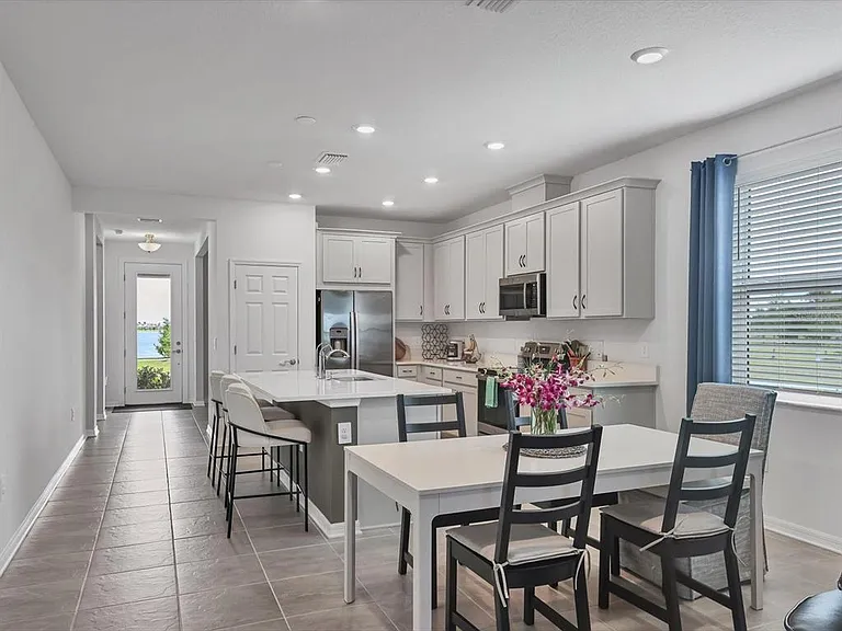 7724 Saloon Ln — Photo 9