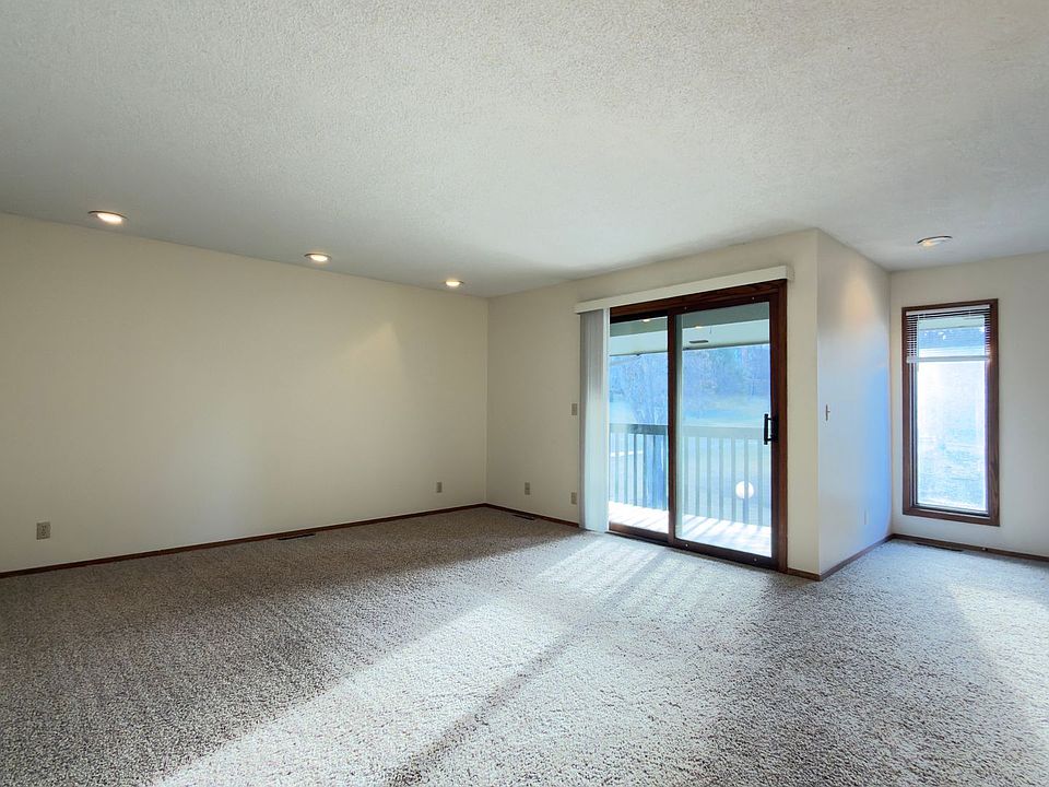 1st image of 3900-3951 Doral Dr