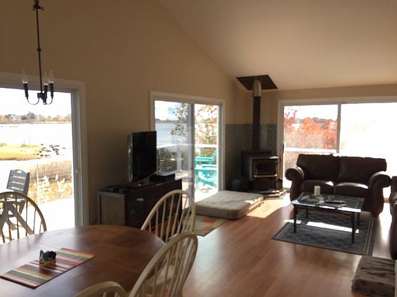 4th image of 296 Twin Peninsula Ave