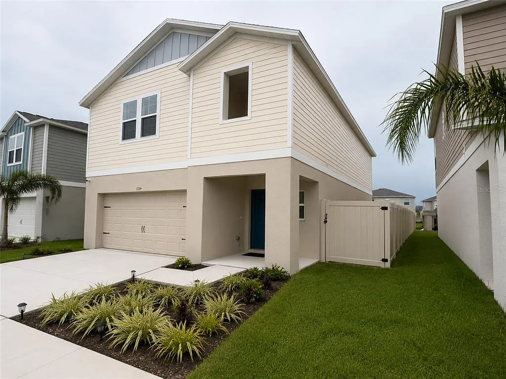 4 bed, 2.5 bath, 2055 sqft, $2,350 — Photo 4