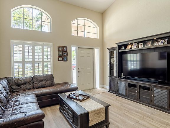 4th image of 4033 Bluff Harbor Way