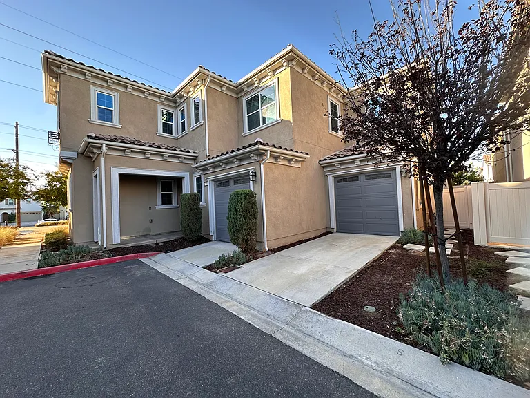 15852 Ellington Way — Photo 33