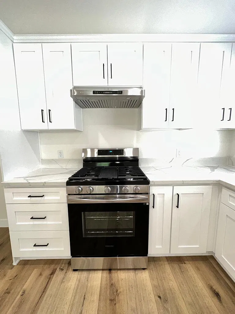 2 bed, 800 sqft, $2,800 — Photo 3