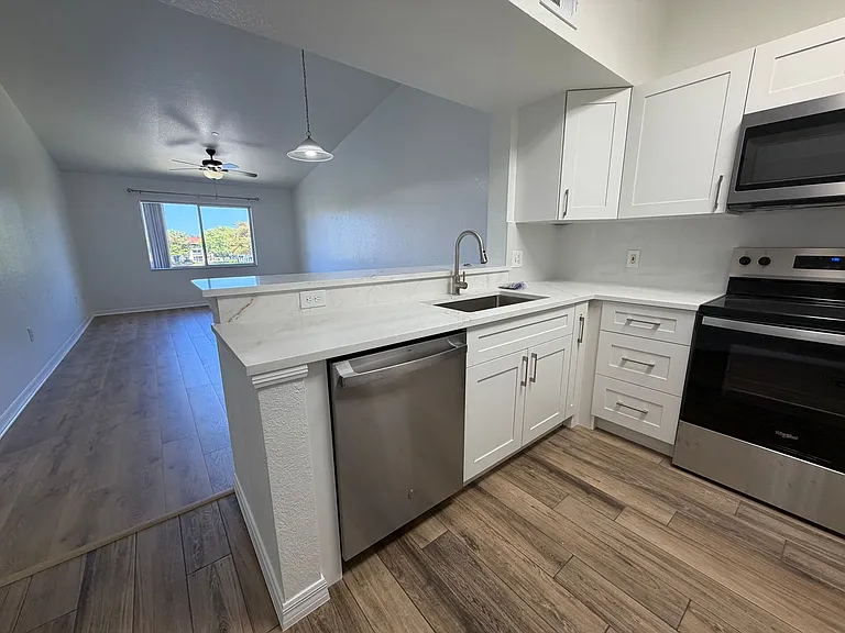 8274 Key Royal Cir #1032 — Photo 4