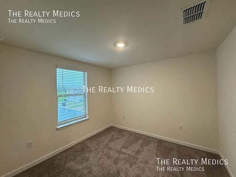 16594 Barbours Creek Way — Photo 24