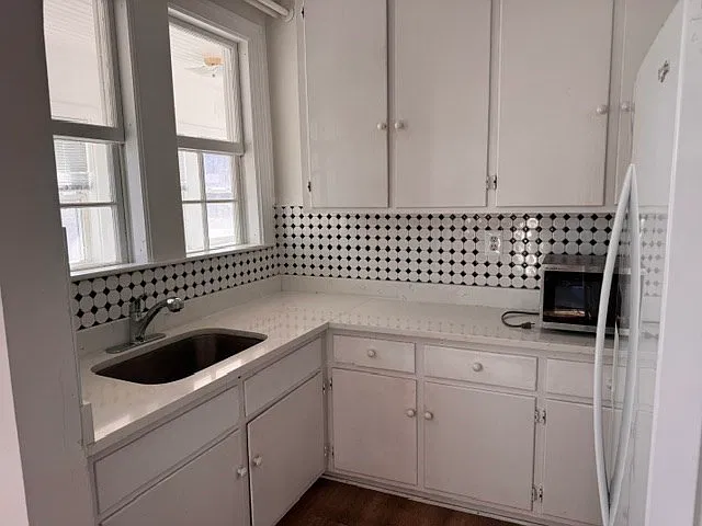 3 bed, 2.0 bath, 2000 sqft, $3,150 — Photo 3