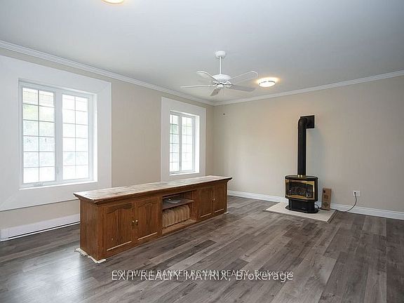 2nd image of 1429 Meadow Dr Unit 2