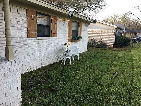 3rd image of 3500 Kings Cir