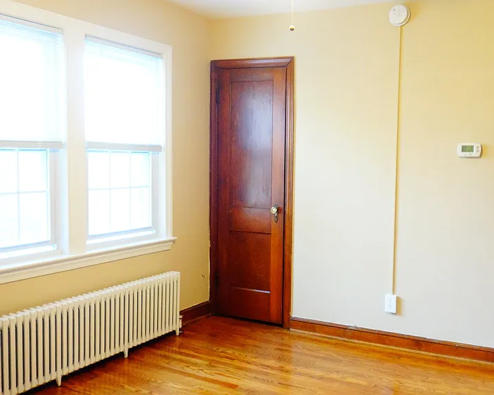 806 Houston Ave — Photo 3